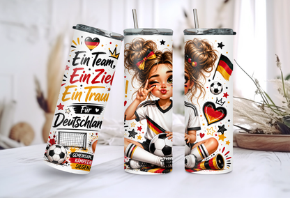 Tumbler „Ein Team, Ein Ziel, Ein Traum“ – Deutschland Fußball Thermobecher 20oz mit Strohhalm